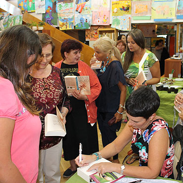 Tanya Valko w bibliotece w Międzyzdrojach
