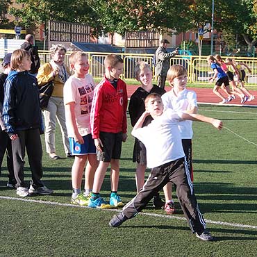 UKS Chrobry startowa w „Czwartku Lekkoatletycznym” w Policach