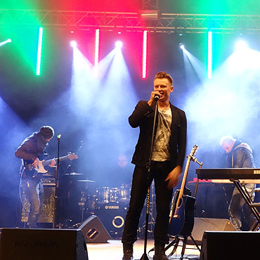Koncert Rafaa Brzozowskiego i pokaz fajerwerkw w Dziwnowie. Zobacz film!