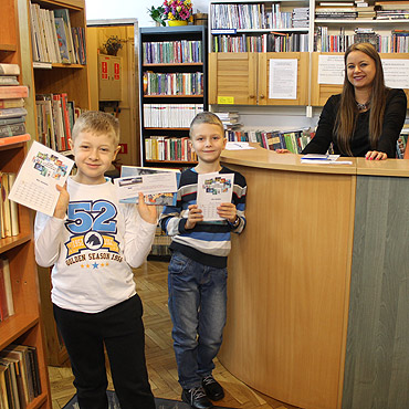 Uroczyste pasowanie pierwszoklasistów na czytelników biblioteki