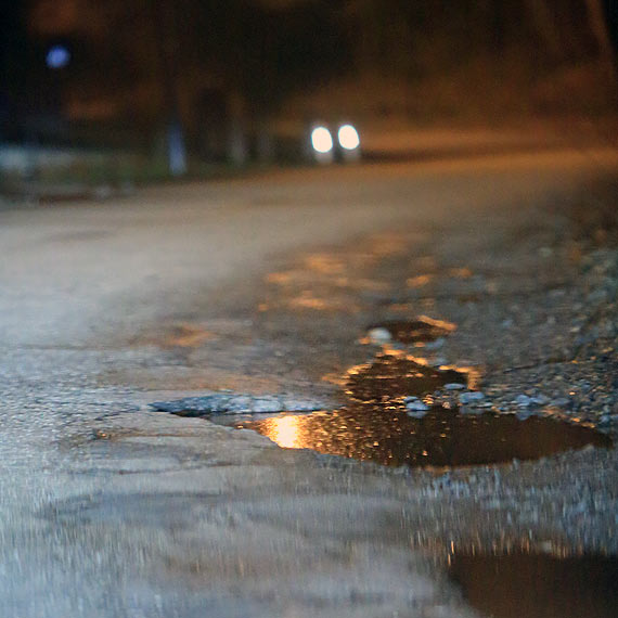 Uwaga! Tu moesz uszkodzi samochd! 