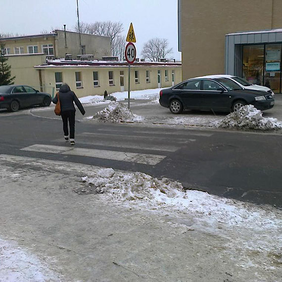 Czytelnik: W Kamieniu Pomorskim kierowcy parkuj gdzie chc. Gdzie jest Stra Miejska?