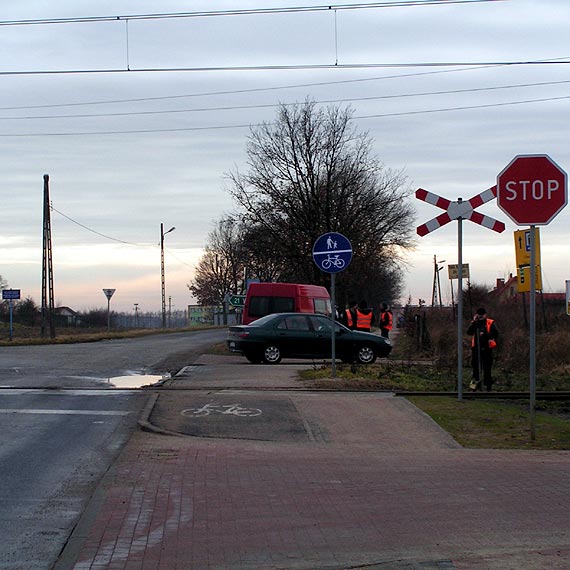 Kamie Pomorski: Kierowca forda uderzy w pocig