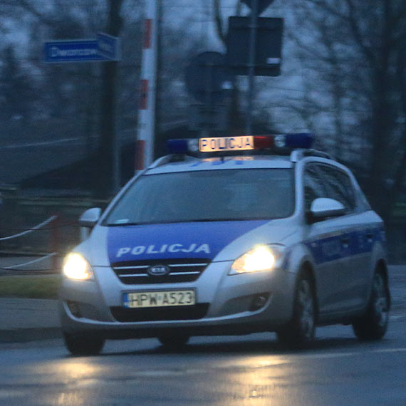 Para rabusiw prbowaa wama si do dziakowej altanki. Zostali ujci na gorcym uczynku