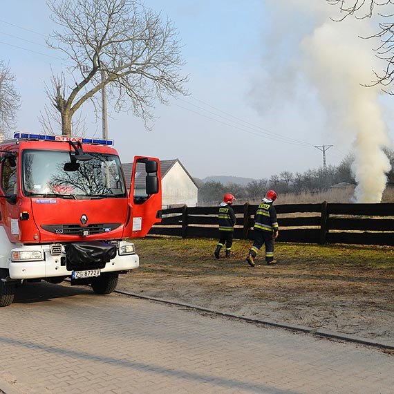 Poar mieci nad jeziorem Turkusowym.Wszystko przez bezmylno