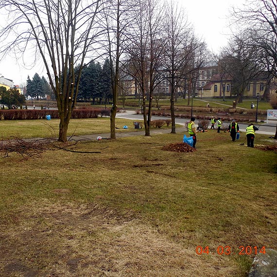 Plac 5 Marca porzdkowany przed jutrzejszym witem